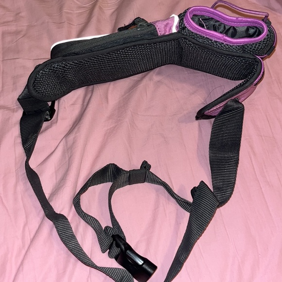 Cute running bag wore once - Picture 2 of 3